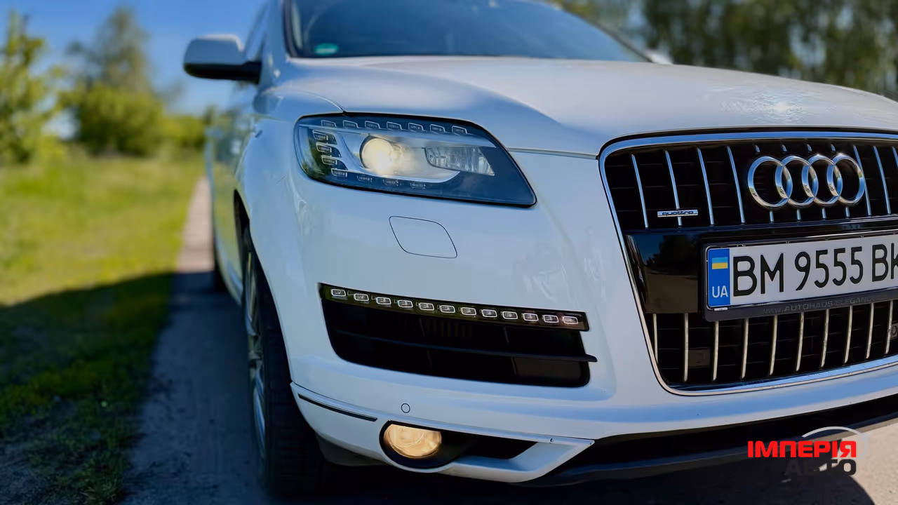 Audi Q7 - фото 7