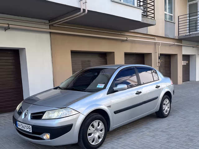 Renault Megane - фото 2
