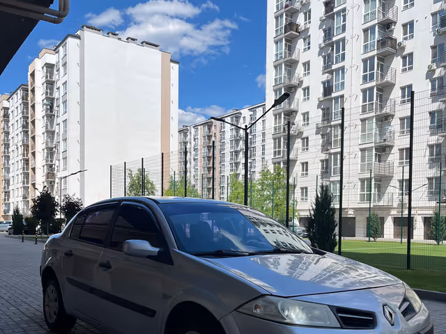 Renault Megane - фото 3