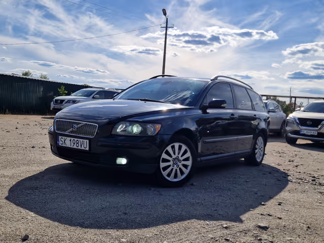 Volvo V50 - фото 1