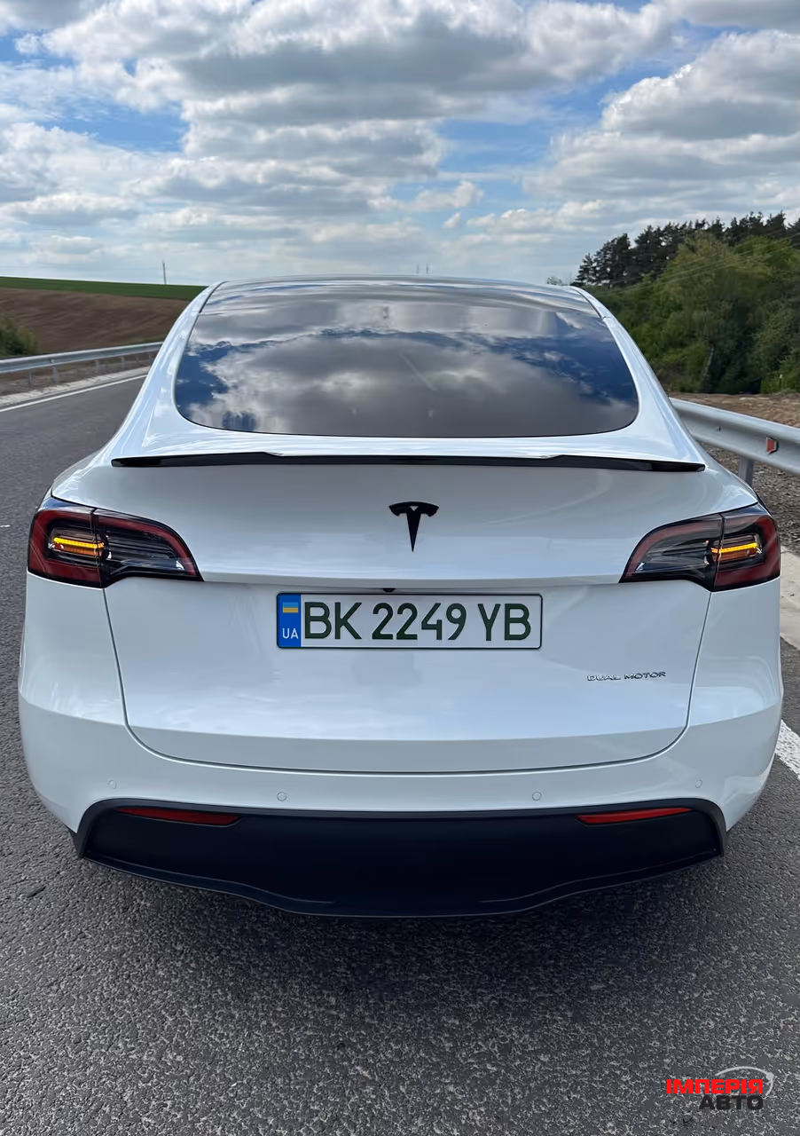 Tesla Model Y - фото 6
