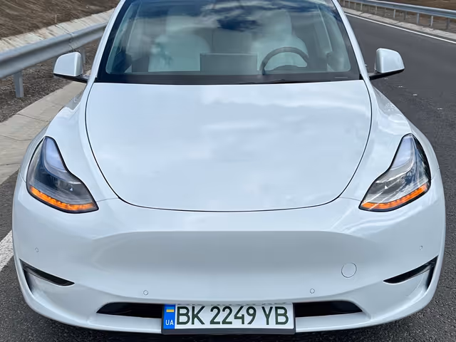 Tesla Model Y - фото 5