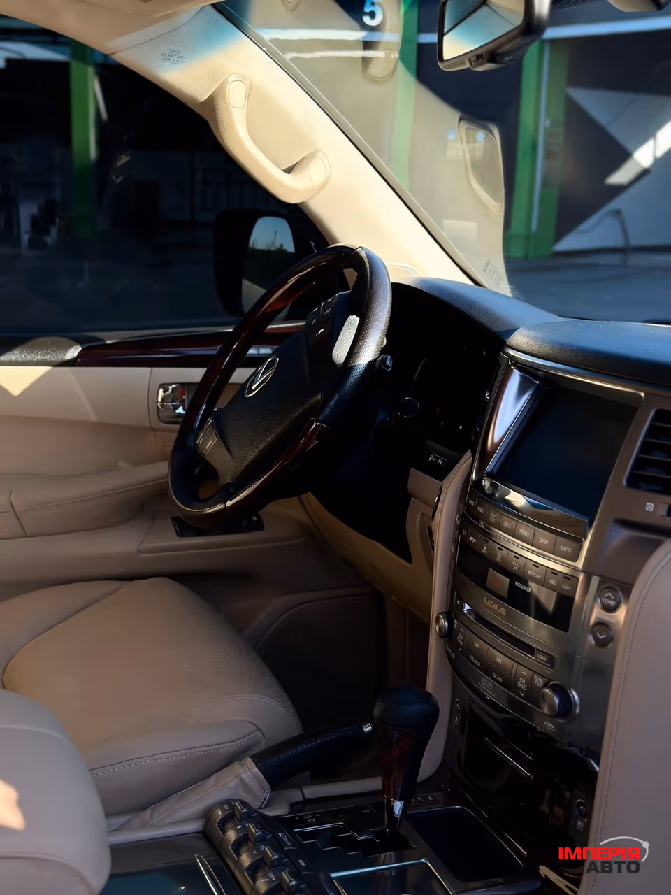 Lexus LX - фото 13