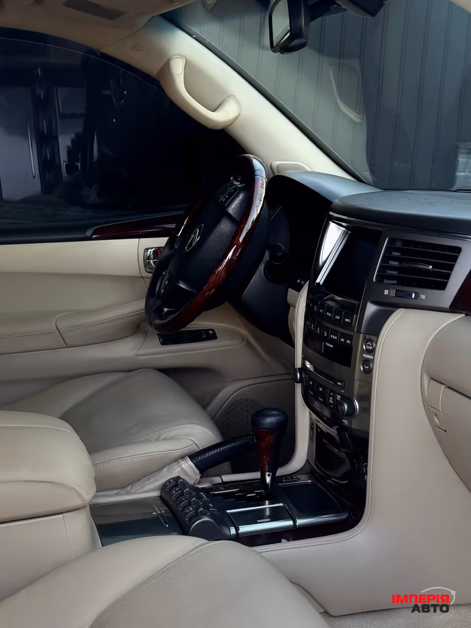 Lexus LX - фото 6