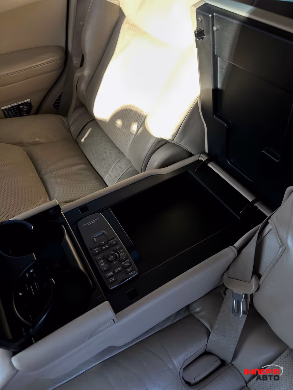Lexus LX - фото 9