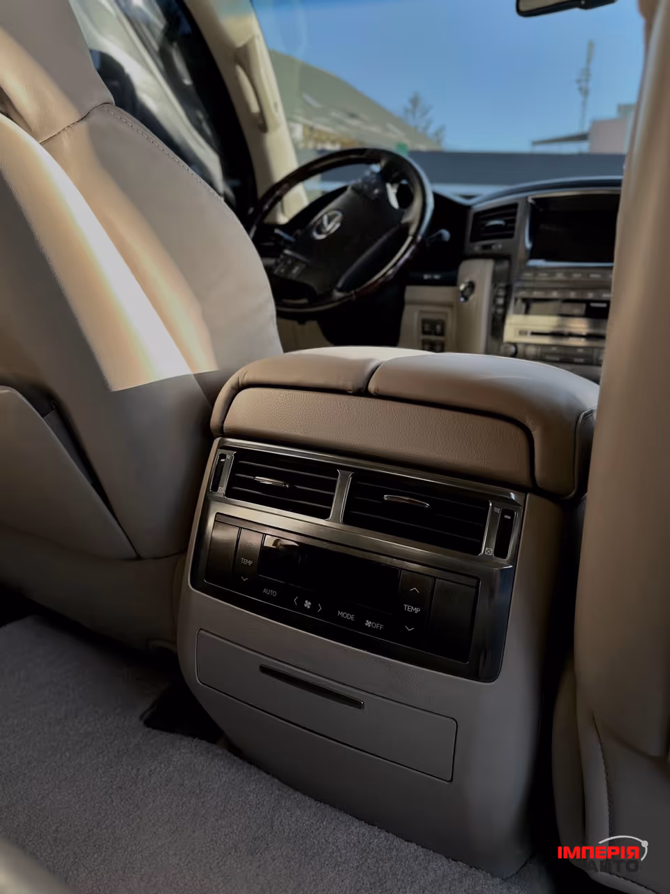 Lexus LX - фото 11