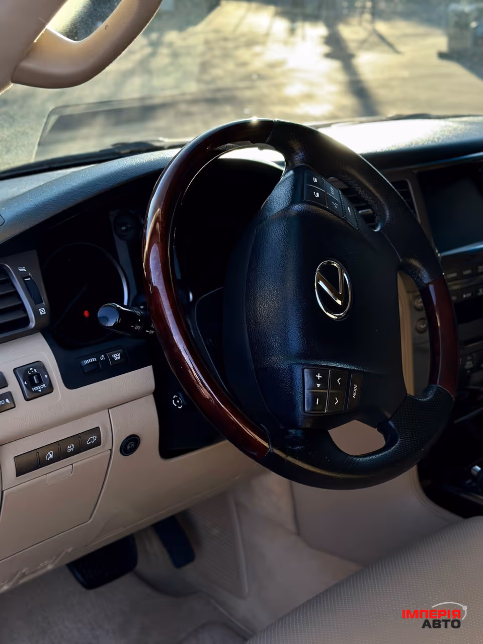 Lexus LX - фото 14