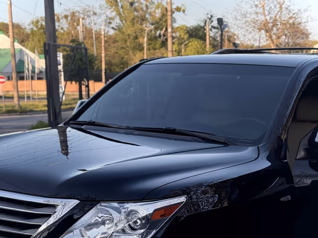 Lexus LX - фото 2