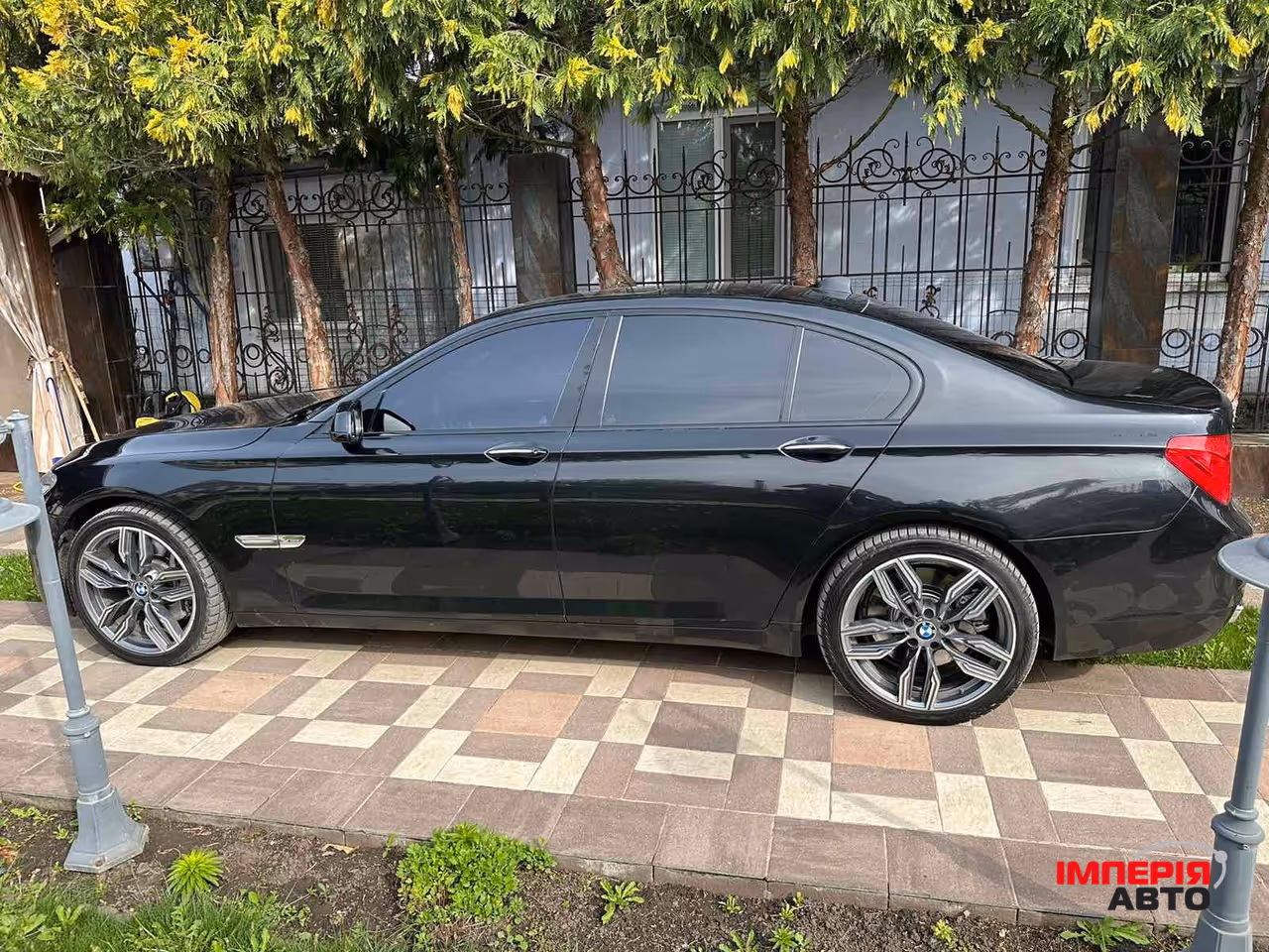 BMW 7 серії - фото 1