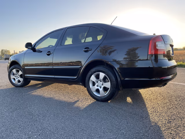Skoda Octavia - фото 4