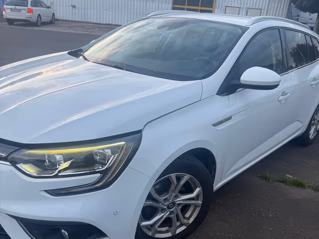 Renault Megane - фото 1