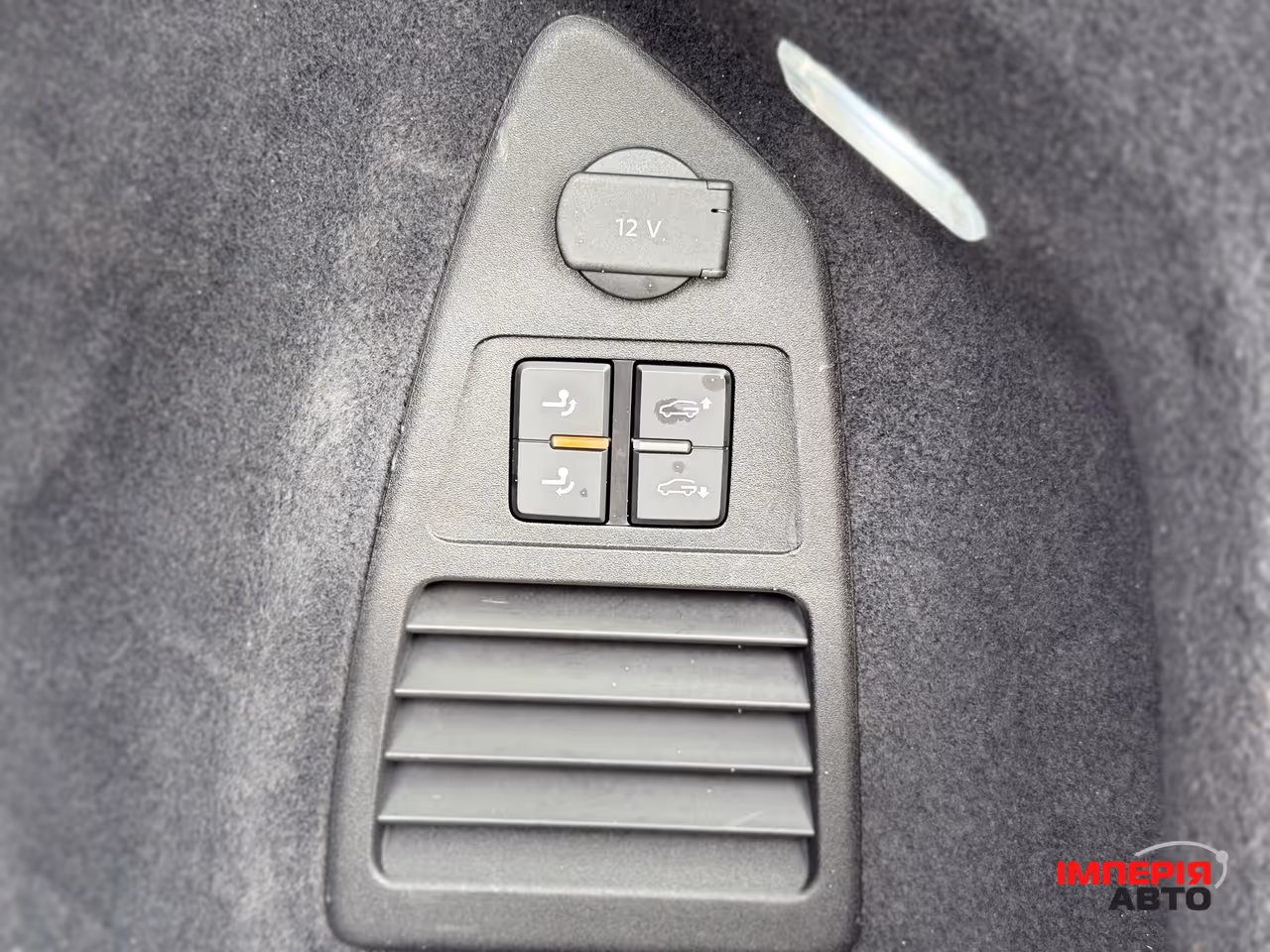 Volkswagen Touareg - фото 21