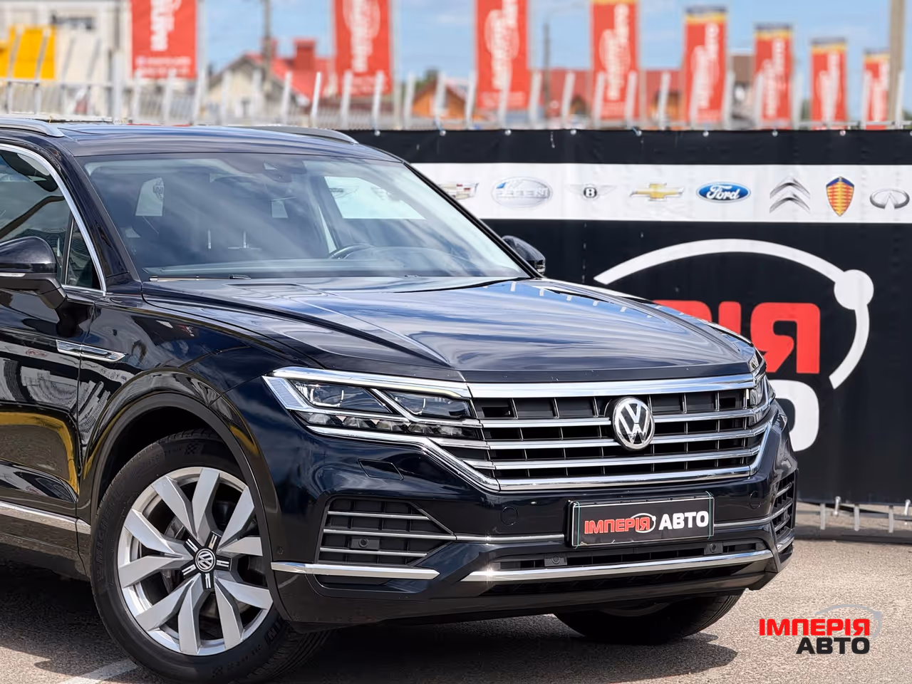 Volkswagen Touareg - фото 4