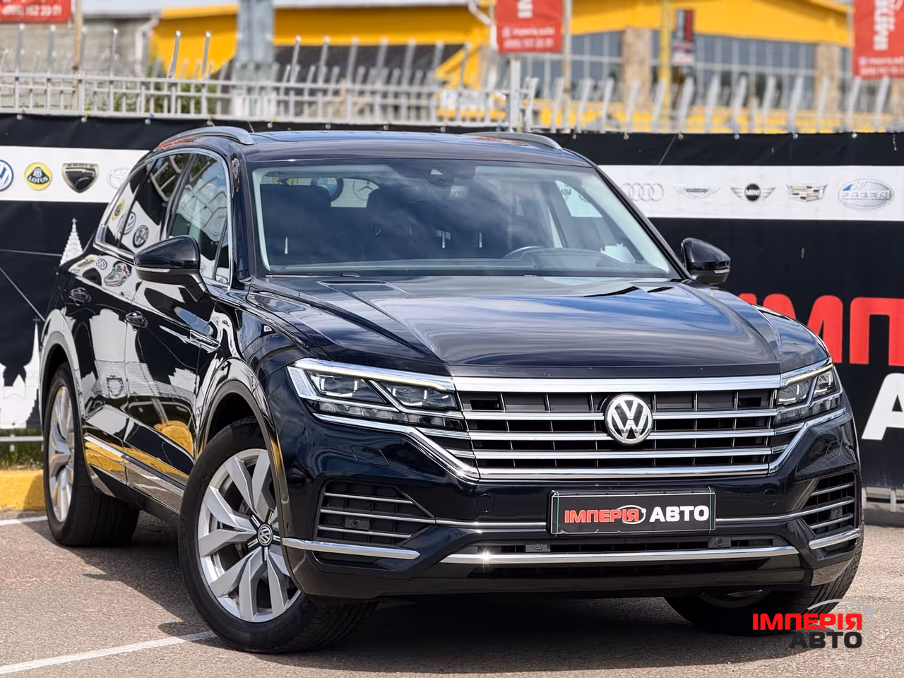 Volkswagen Touareg - фото 2