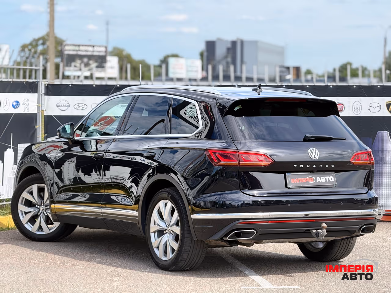 Volkswagen Touareg - фото 8