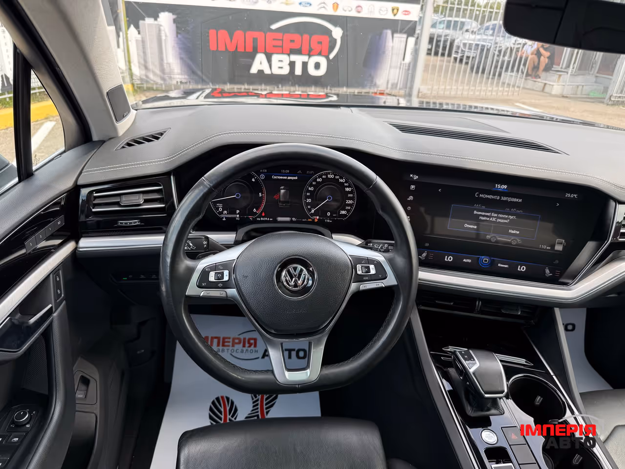 Volkswagen Touareg - фото 12