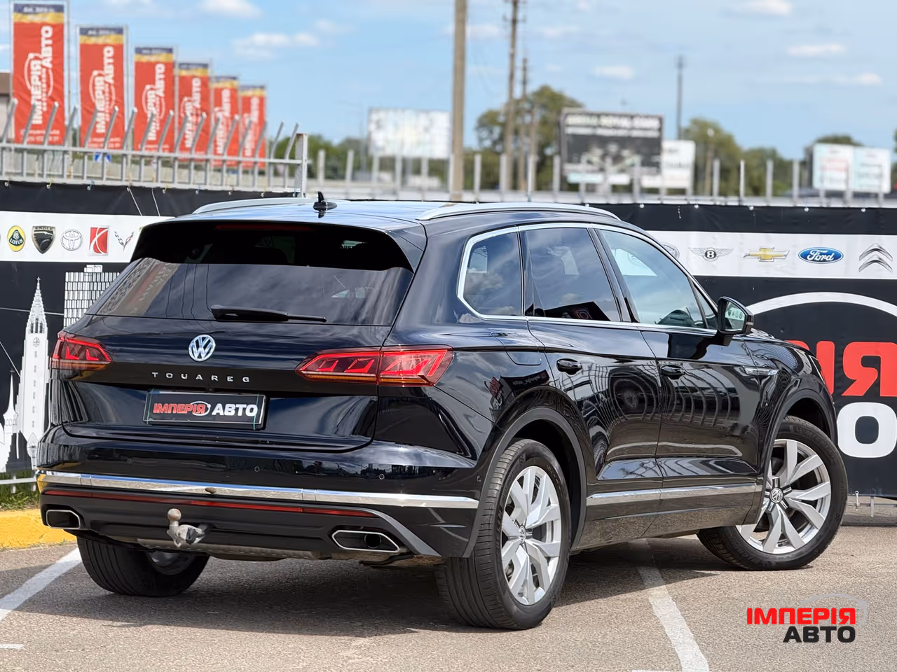 Volkswagen Touareg - фото 9