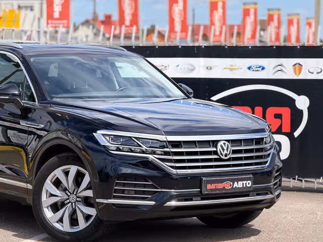 Volkswagen Touareg - фото 4