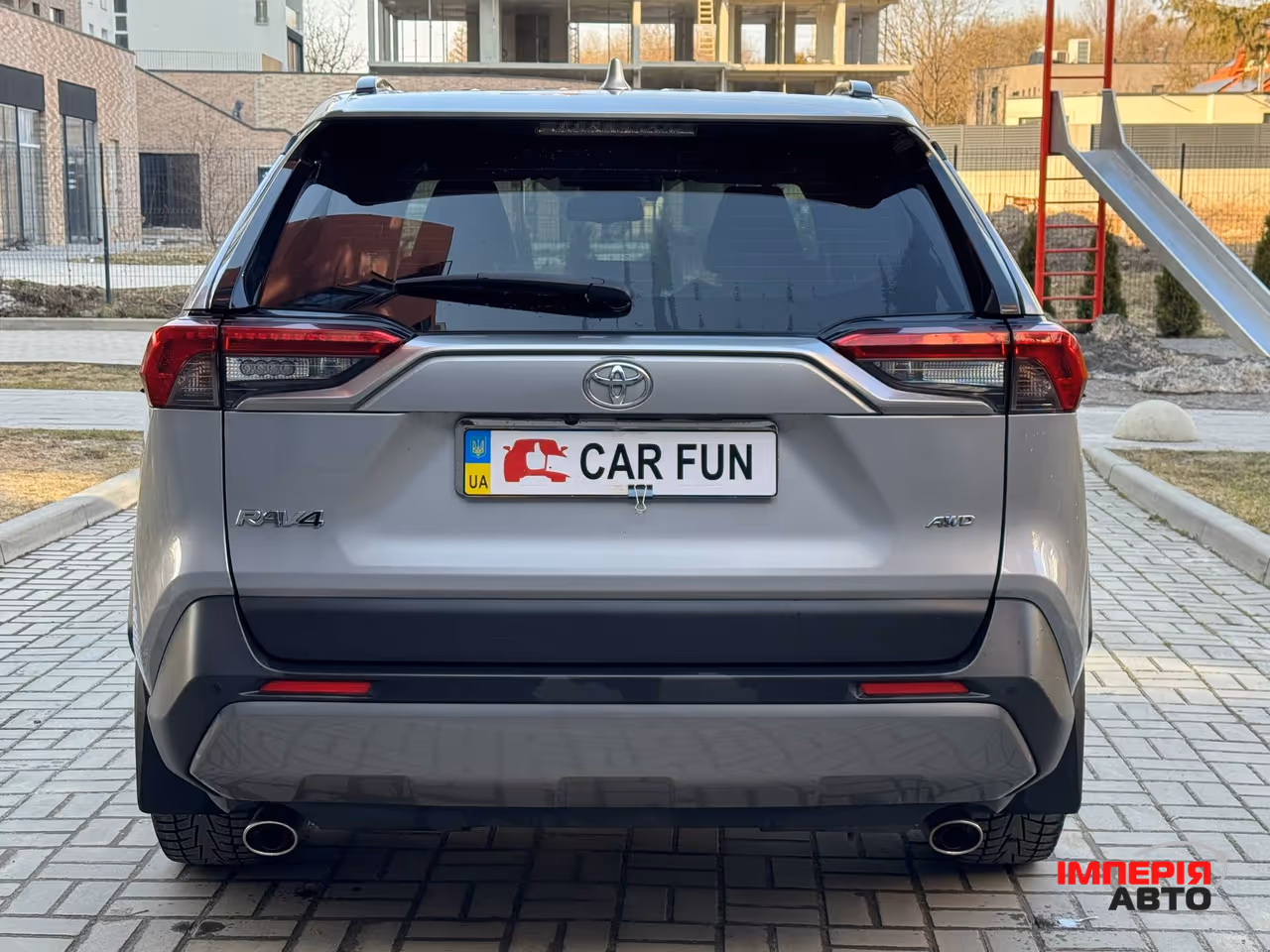 Toyota RAV4 - фото 5