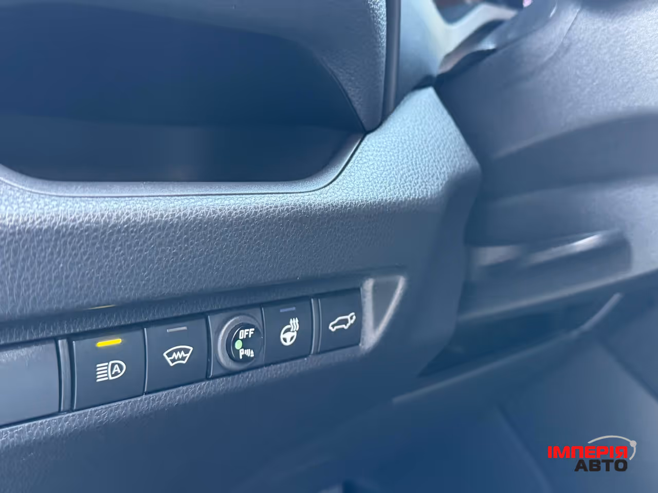 Toyota RAV4 - фото 9