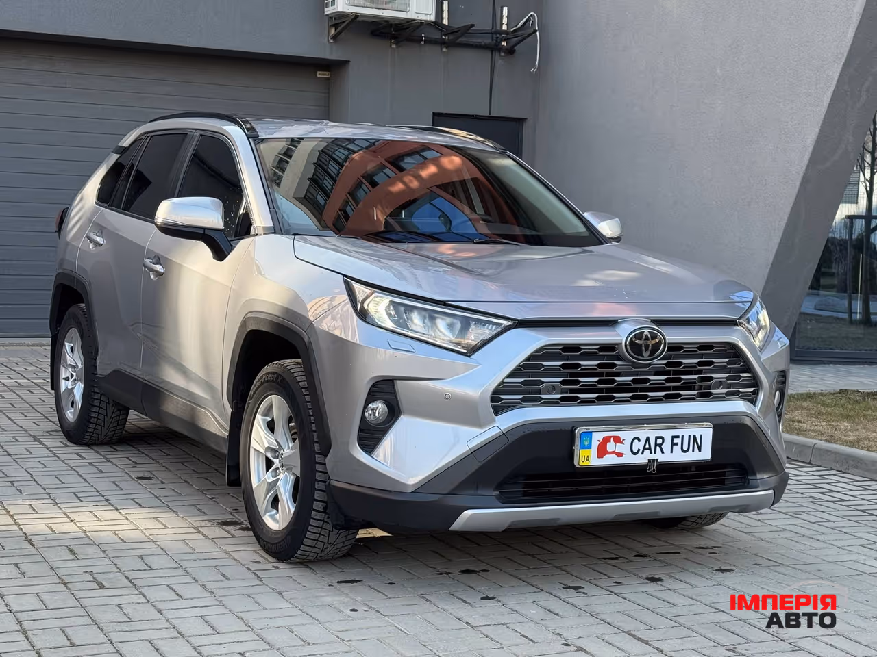 Toyota RAV4 - фото 3