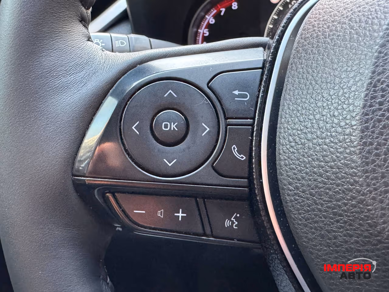 Toyota RAV4 - фото 24