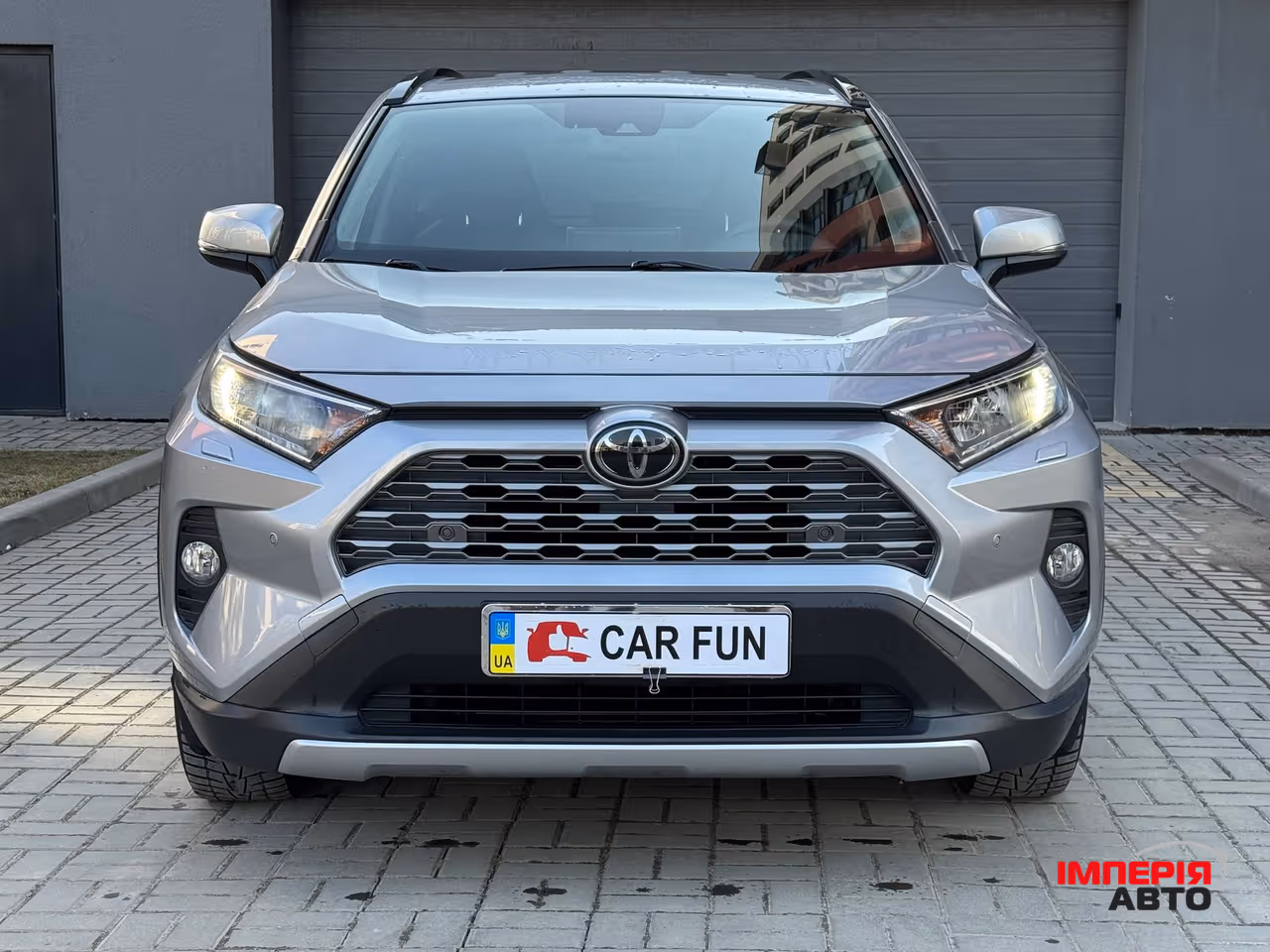 Toyota RAV4 - фото 2