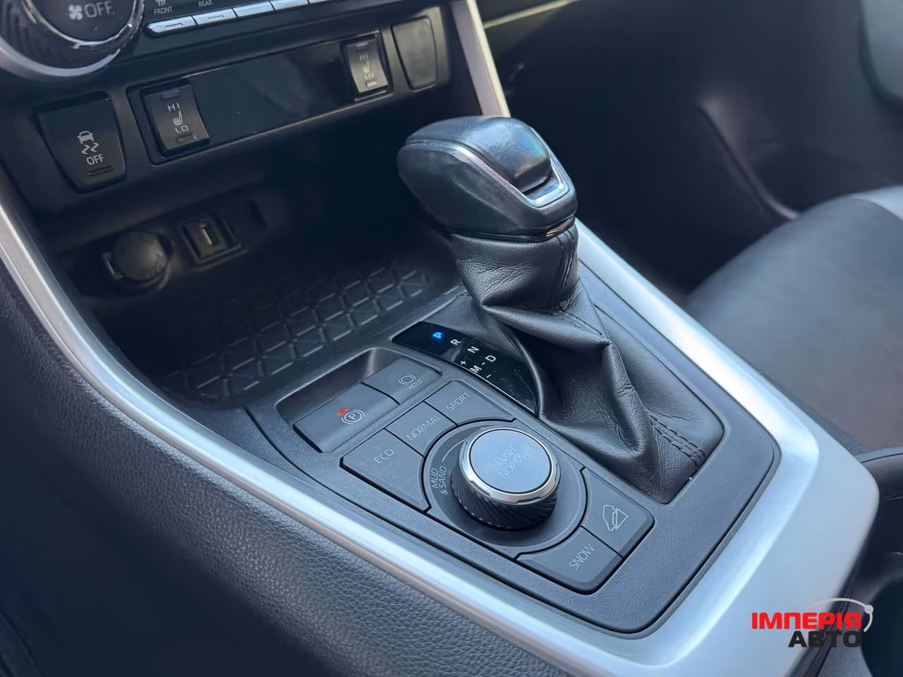 Toyota RAV4 - фото 11