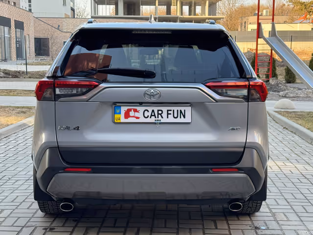 Toyota RAV4 - фото 5