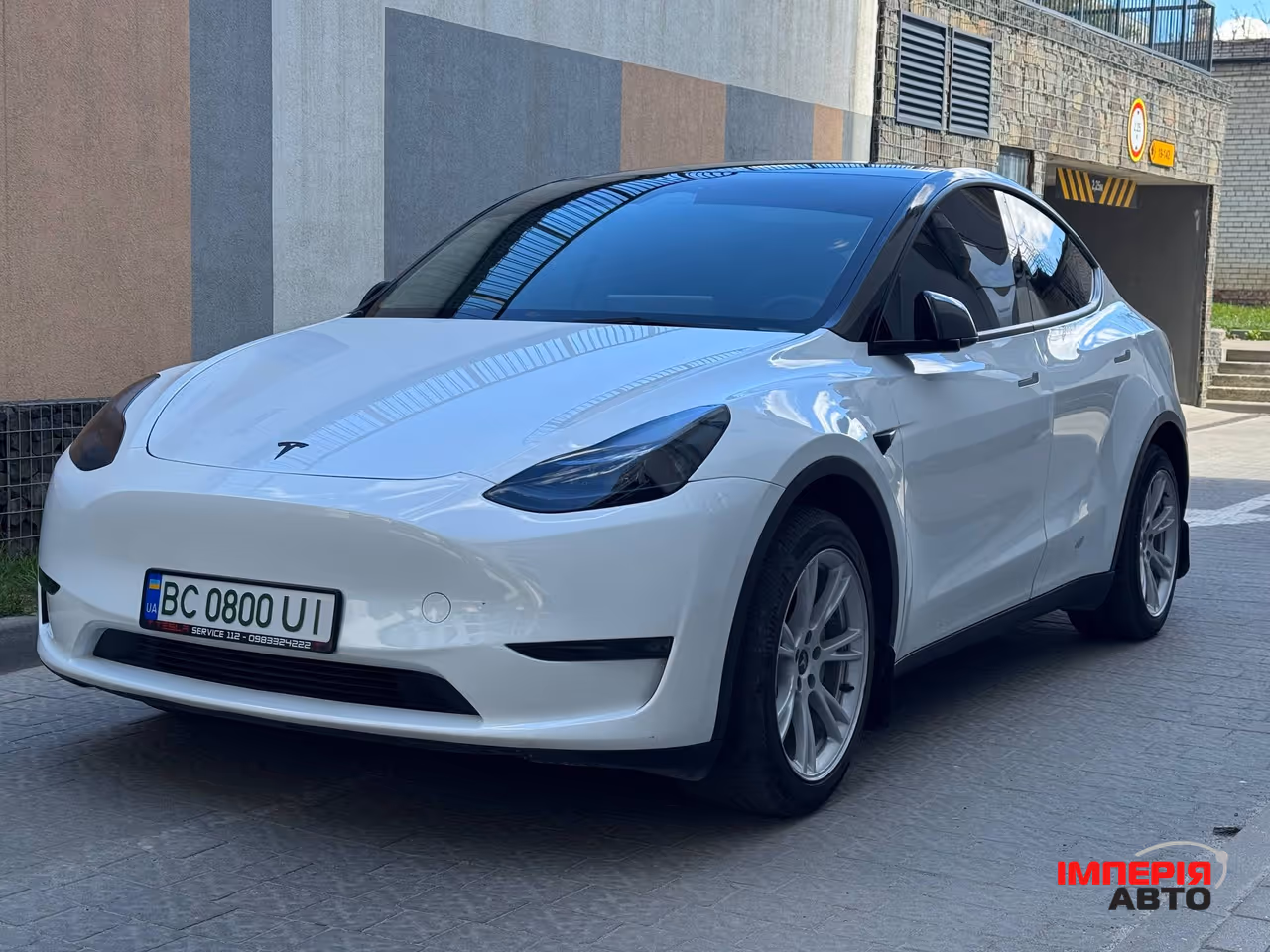 Tesla Model Y - фото 1