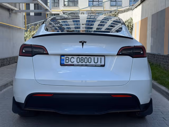 Tesla Model Y - фото 4