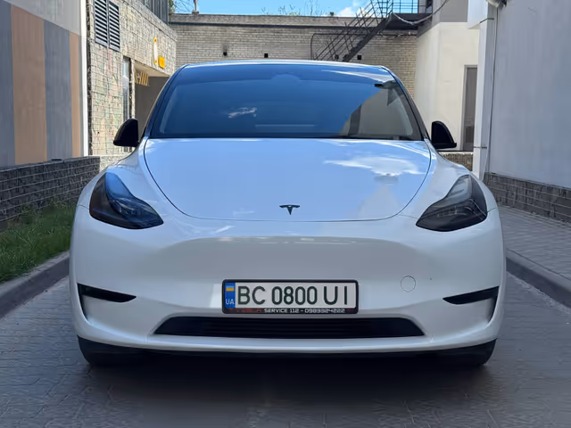 Tesla Model Y - фото 2