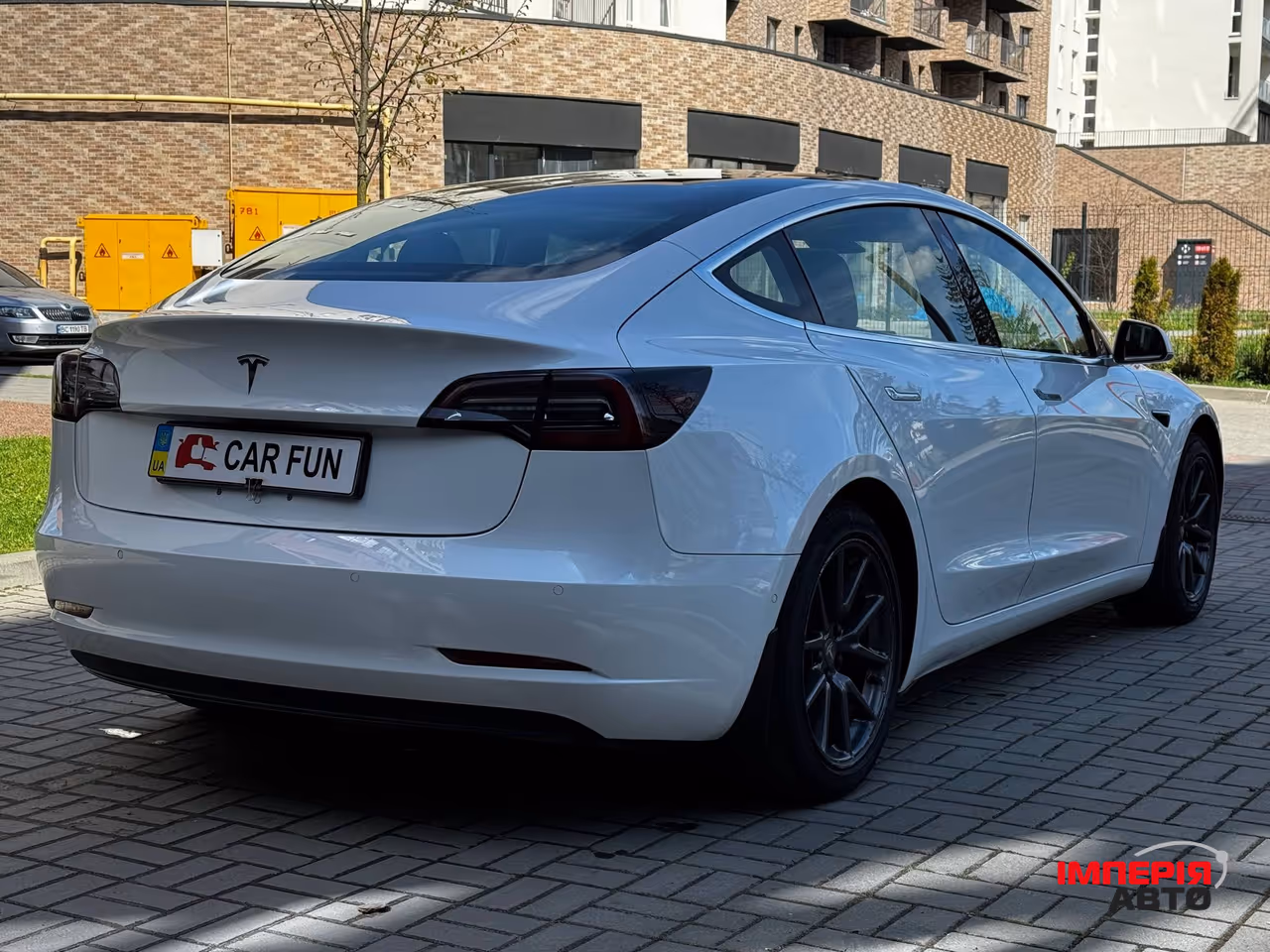 Tesla Model 3 - фото 5