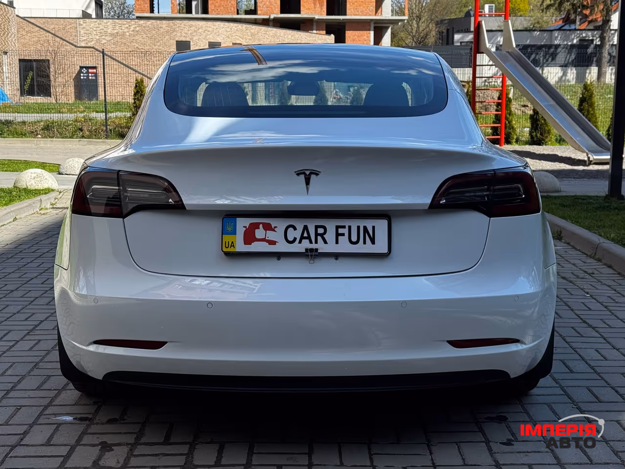 Tesla Model 3 - фото 4