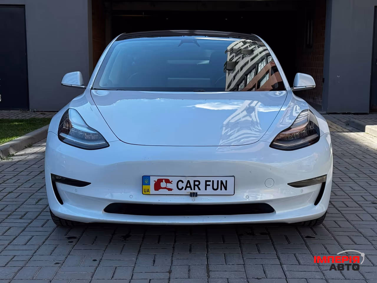 Tesla Model 3 - фото 2