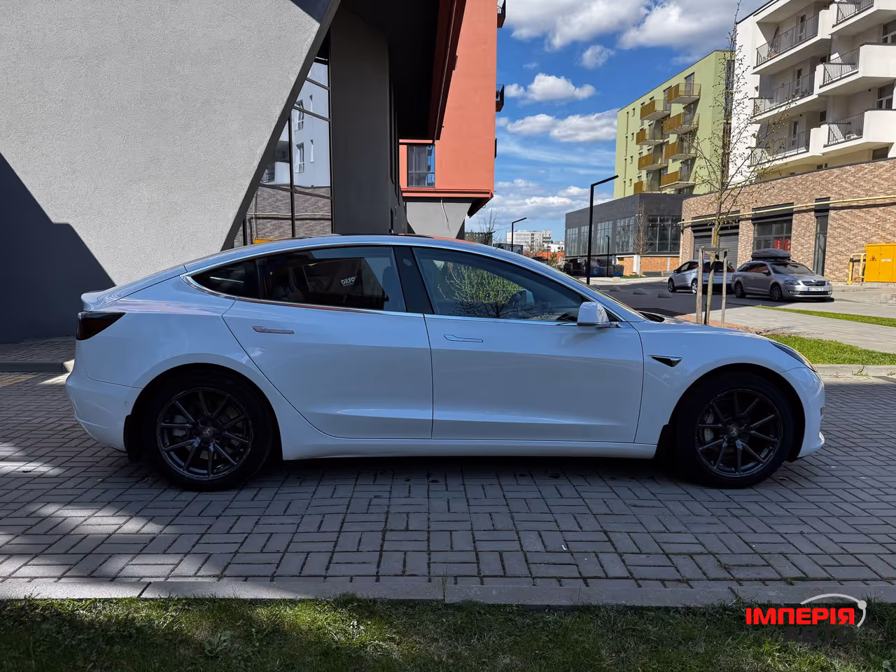 Tesla Model 3 - фото 8