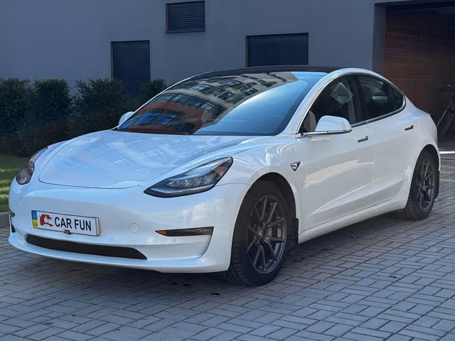 Tesla Model 3 - фото 3