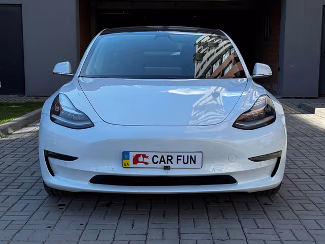 Tesla Model 3 - фото 2