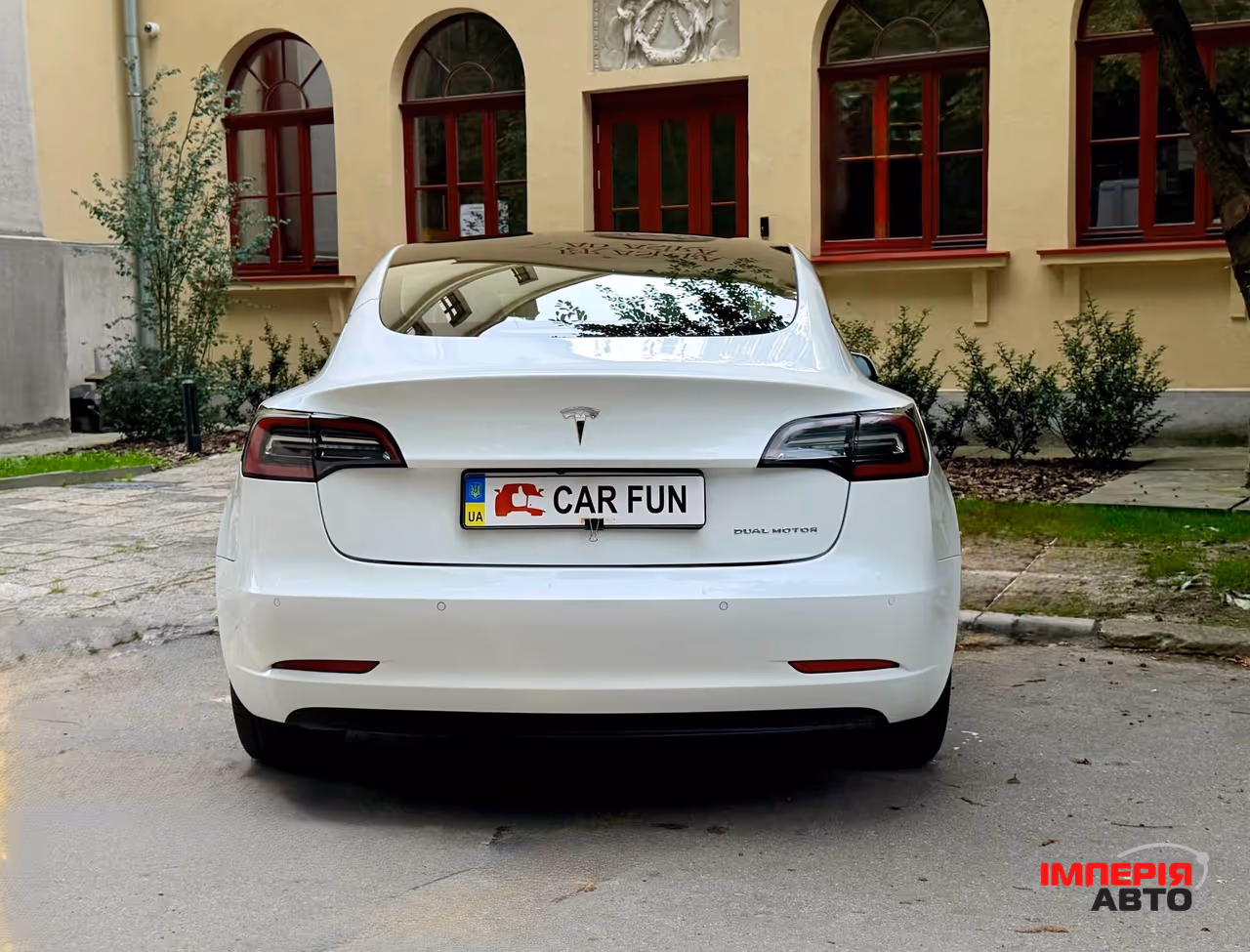 Tesla Model 3 - фото 14