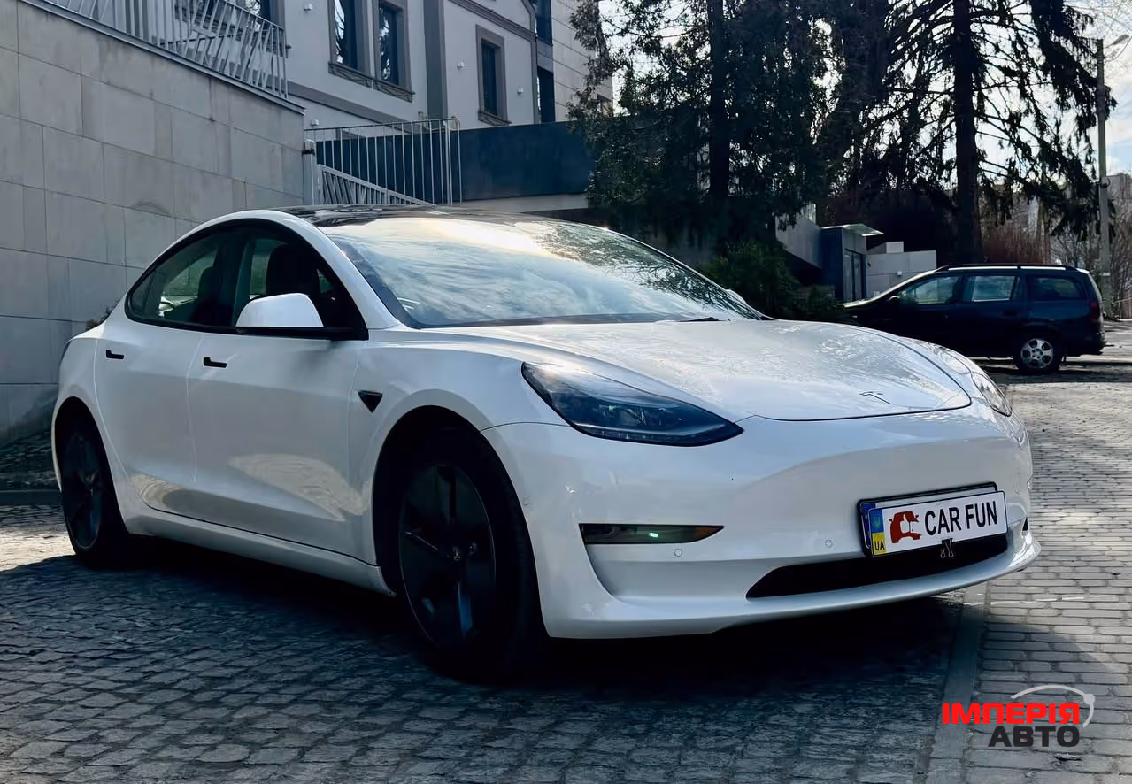 Tesla Model 3 - фото 3