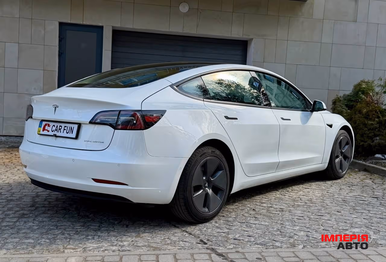 Tesla Model 3 - фото 6