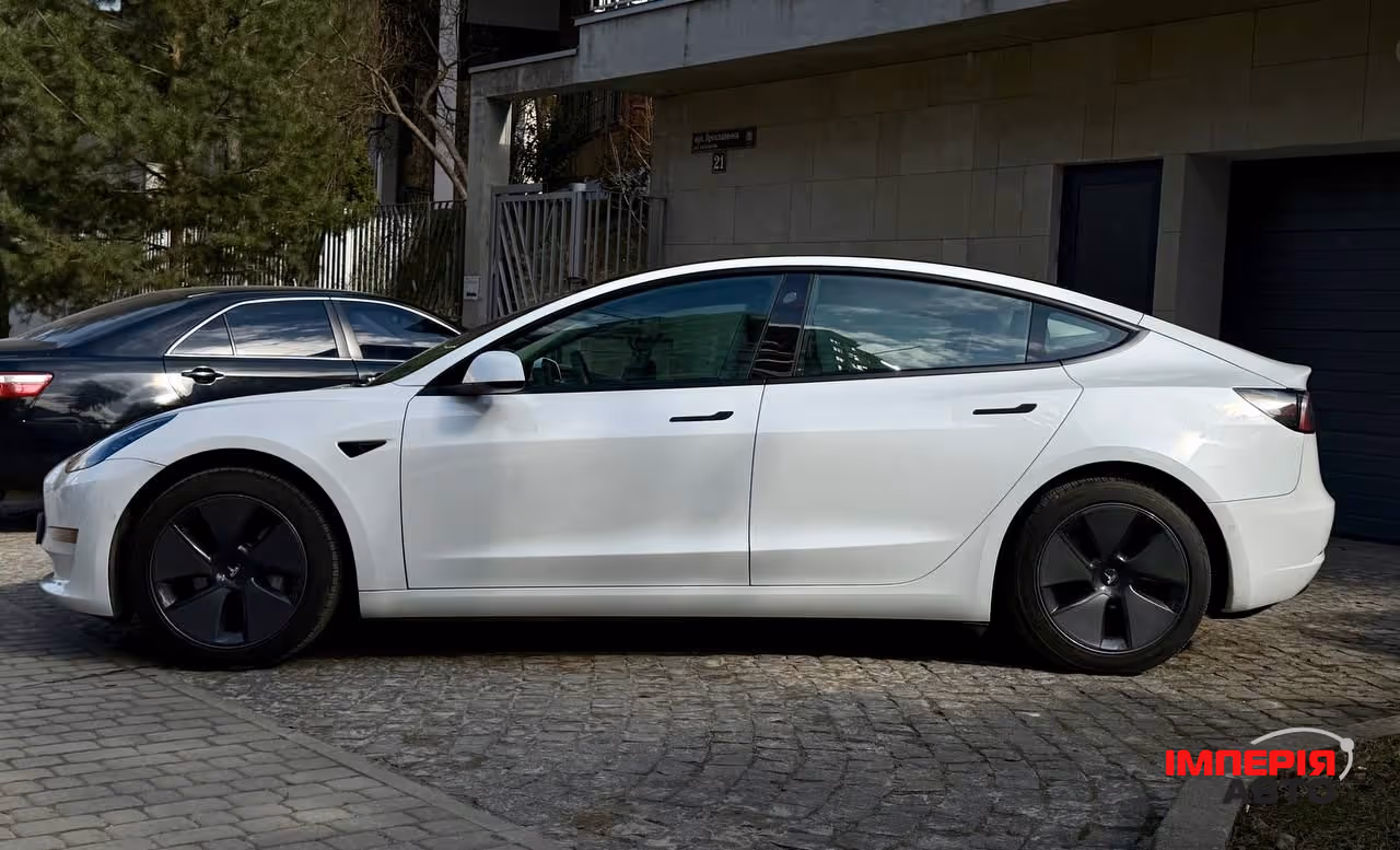 Tesla Model 3 - фото 4