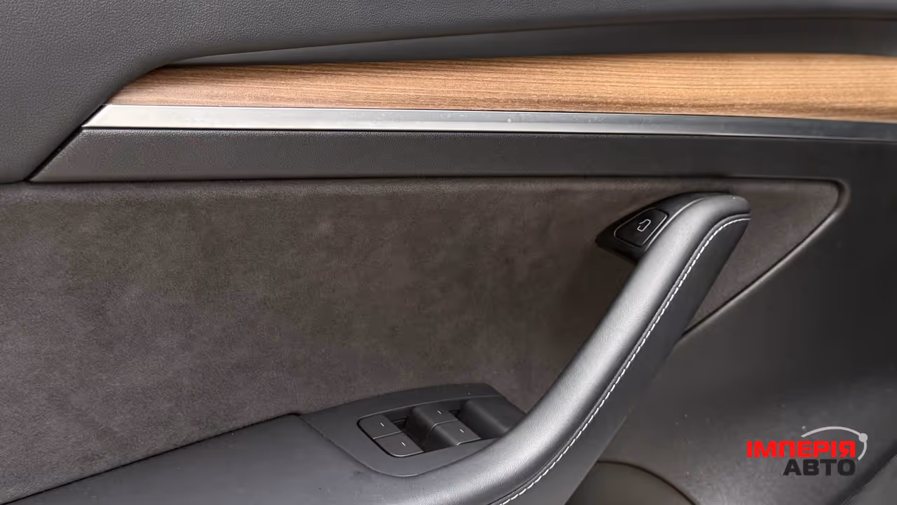 Tesla Model 3 - фото 9