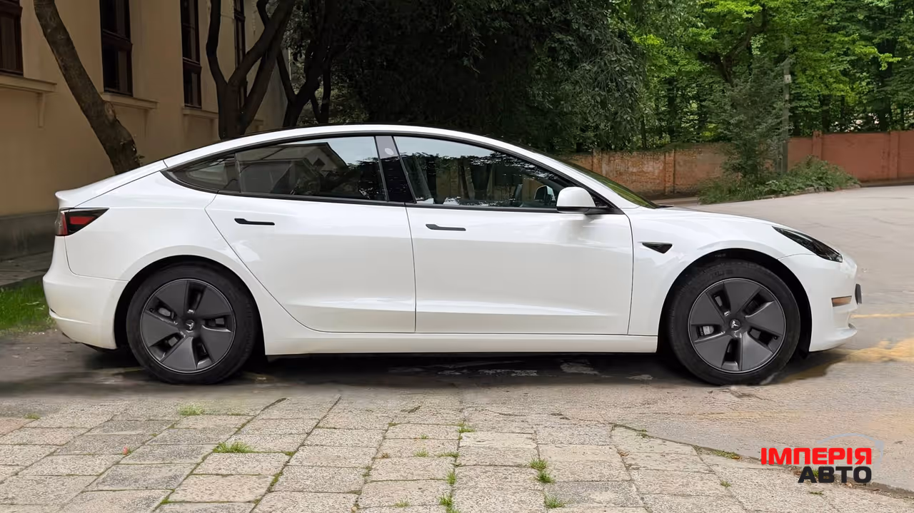 Tesla Model 3 - фото 4