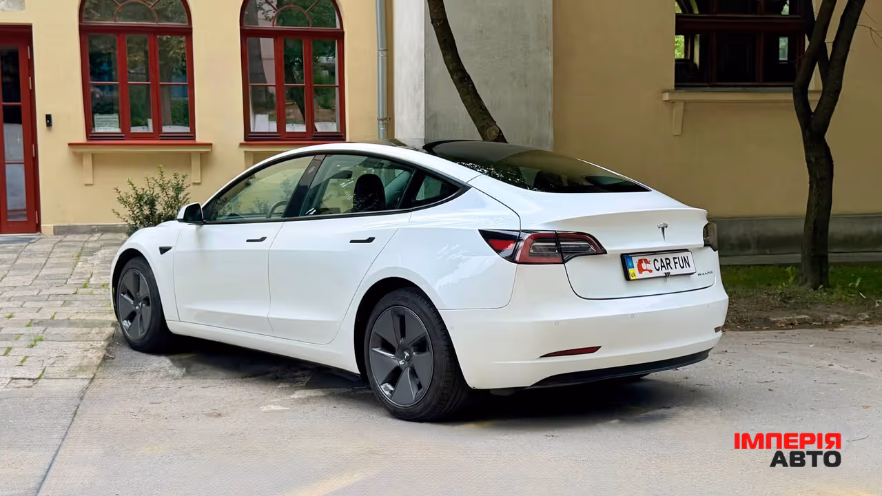 Tesla Model 3 - фото 13