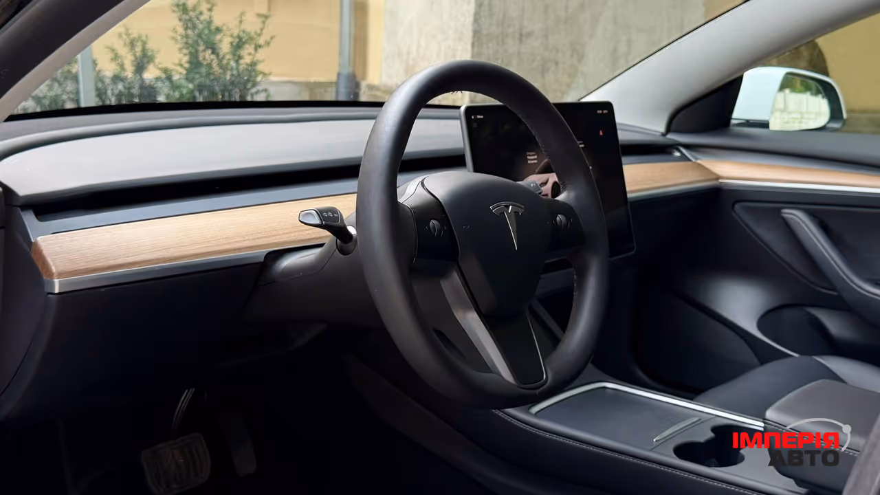 Tesla Model 3 - фото 10