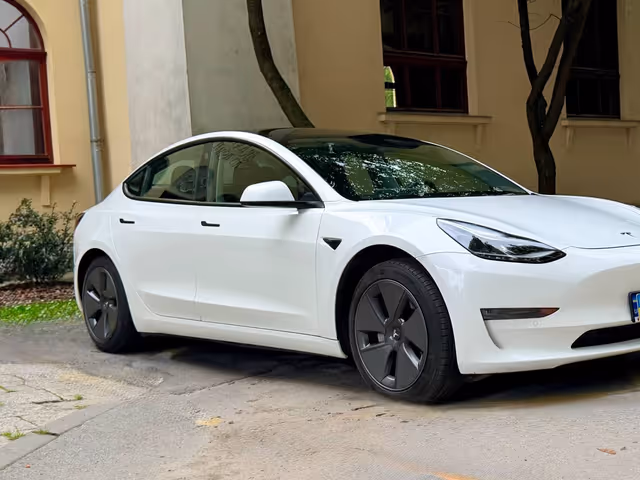Tesla Model 3 - зображення 3