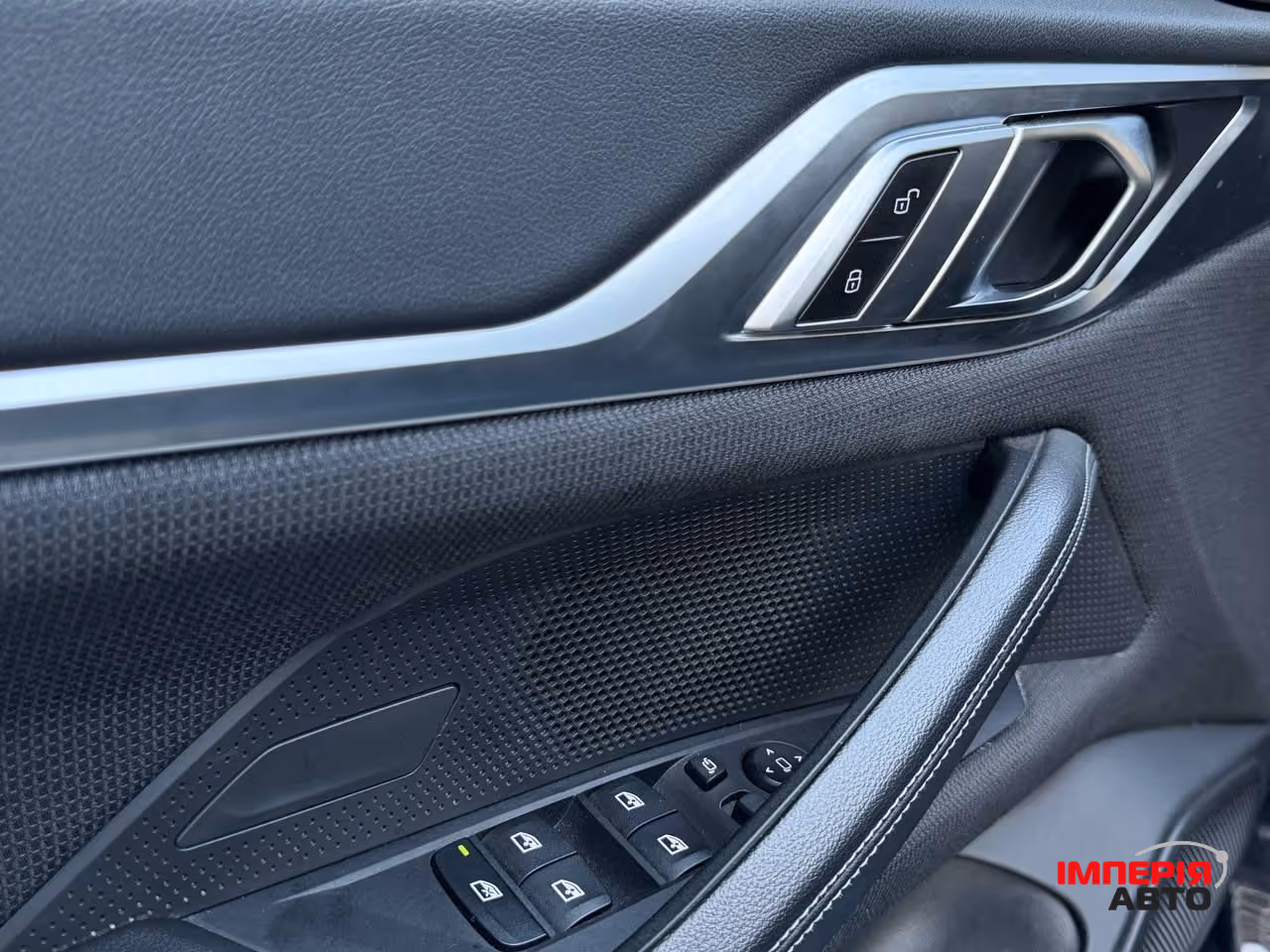 BMW i4 - фото 19