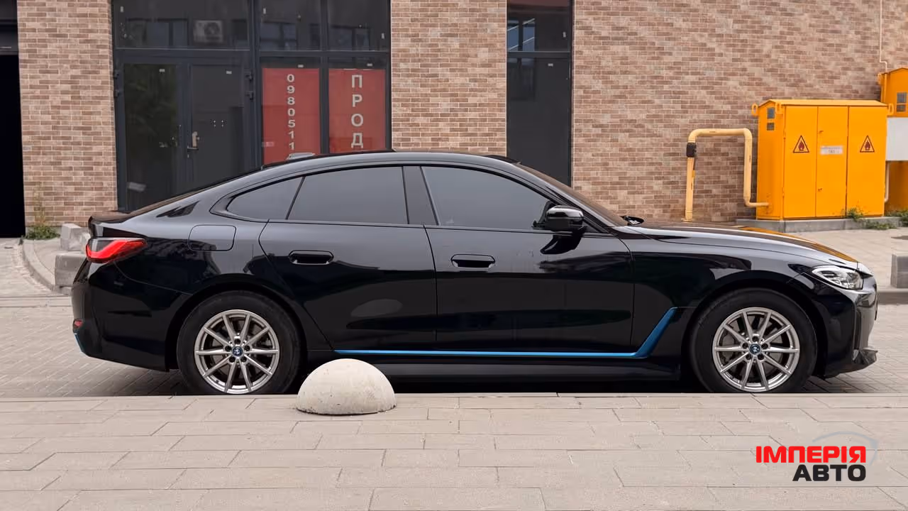 BMW i4 - фото 4