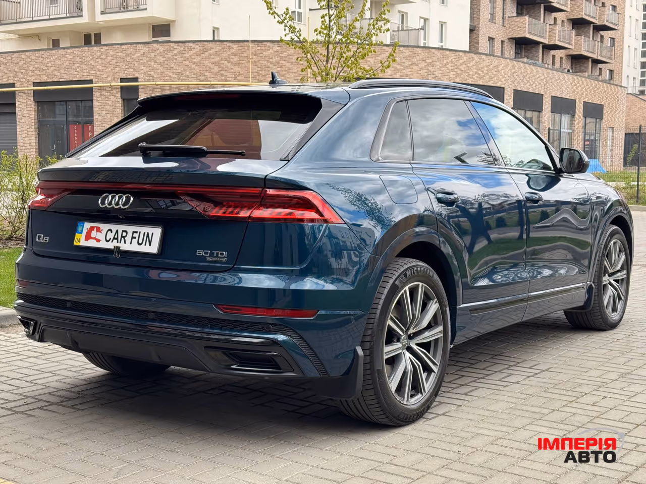 Audi Q8 - фото 4